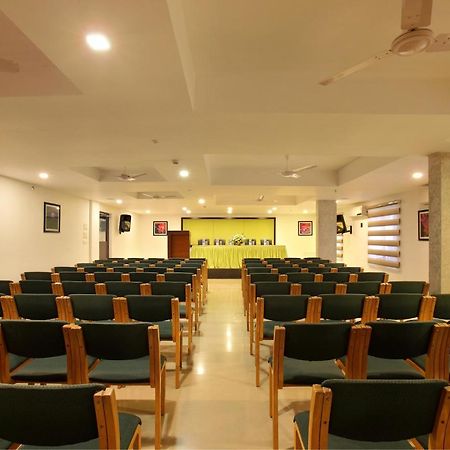Park Residency Otel Kuttyadi Dış mekan fotoğraf