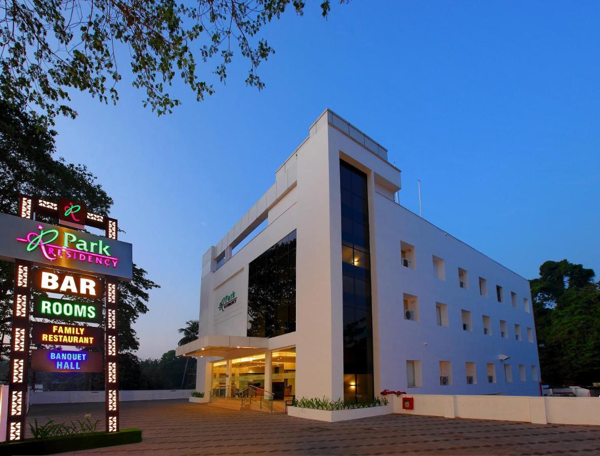 Park Residency Otel Kuttyadi Dış mekan fotoğraf