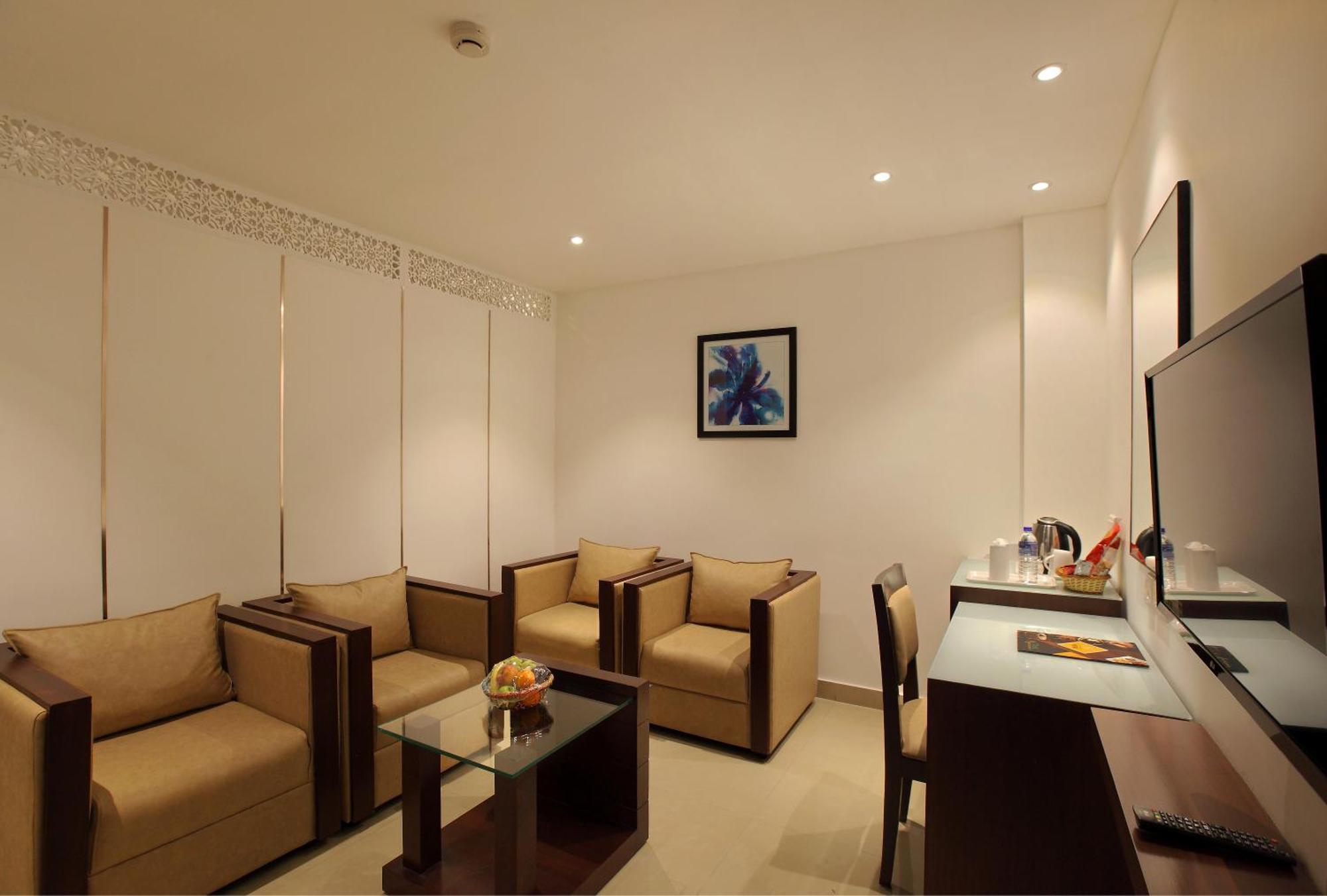 Park Residency Otel Kuttyadi Dış mekan fotoğraf